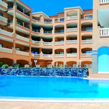 El Nautico Suites, The Beachfront Paradise Apartament *